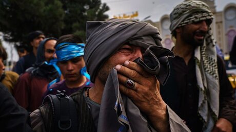 Verzweifelte Menschen in Kabul / © john smith 2021 (shutterstock)