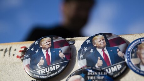 Trump-Buttons / © Matt Rourke (dpa)