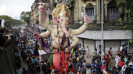 Symbolbild: Ganesha-Statue hier in Indien / © Rajanish Kakade (dpa)