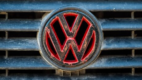 Das Volkswagen-Logo / © Ole Spata (dpa)