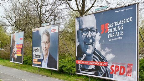 Wahlplakate zur Landtagswahl in Schleswig-Holstein / © Michael Althaus (KNA)