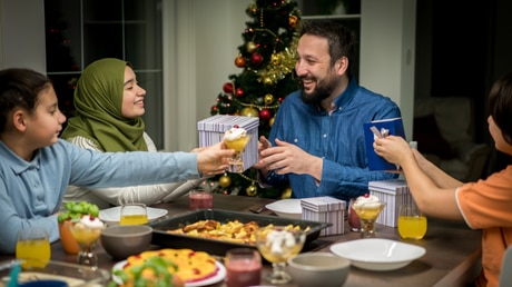 Weihnachten kann auch für Muslime eine Rolle spielen / © Zurijeta (shutterstock)