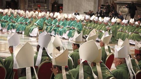 Eröffnungsmesse der Familiensynode im Petersdom / © Giuseppe Lami (dpa)