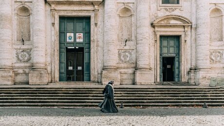 Zwei Ordensschwestern in Rom / © Copenhagen Stock (shutterstock)
