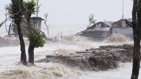 Zyklon" Amphan" trifft auf Bangaldesch  / © XinHua (dpa)