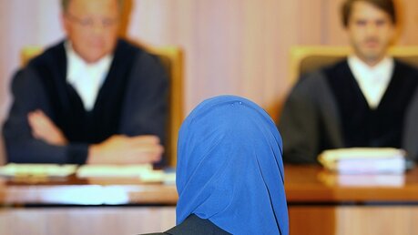 Muslimische Jurastudentin klagt wegen Kopftuch / © Karl-Josef Hildenbrand (dpa)
