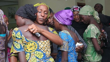 Freude nach der Freilassung von 21 Chibok-Mädchen / © Str (dpa)