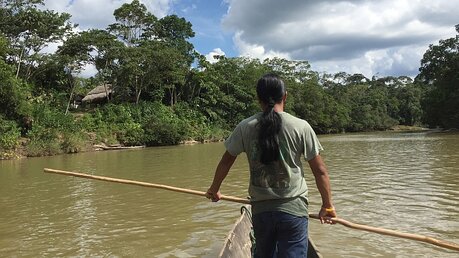 Amazonas-Indigenas leben unter anderem in Sarayaku. / © Georg Ismar (dpa)