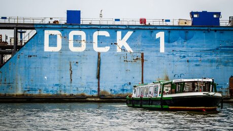 Dock 1 im Hamburger Hafen / © Datenschutz-Stockfoto (shutterstock)