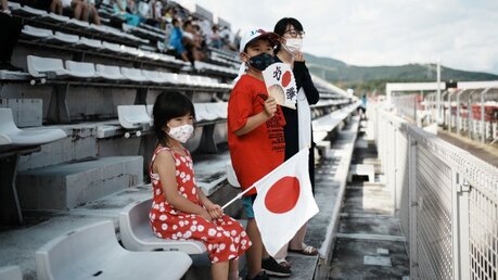 Ein paar Fans bei den Olympischen Spielen / © Thibault Camus (dpa)