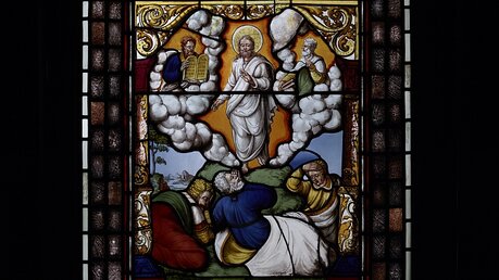 Einzeldarstellung des Christusfensters im Kölner Dom: Verklärung auf dem Berg Tabor (Dombauhütte Köln)
