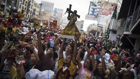 Fest des Schwarzen Nazareners auf den Philippinen / © Oliver Haynes (dpa)