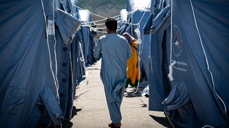 Flüchtlingscamp für Geflüchtete aus Afghanistan in Italien / © Cristian Gennari/Romano Siciliani (KNA)
