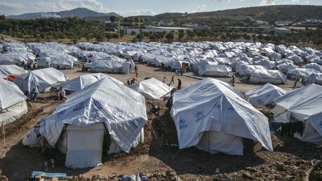 Flüchtlingslager Kara Tepe auf Lesbos / © Panagiotis Balaskas (dpa)