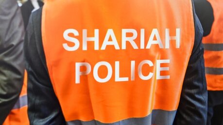 Foto der Shariah Police (Scharia Polizei) / © Jörg Loeffke (KNA)