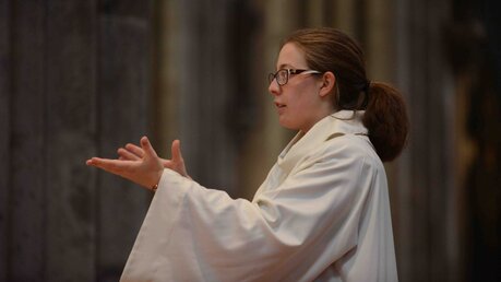Elena Scuczies hat praktische Erfahrungen in den Chören am Kölner Dom gesammelt / © Beatrice Tomasetti (DR)