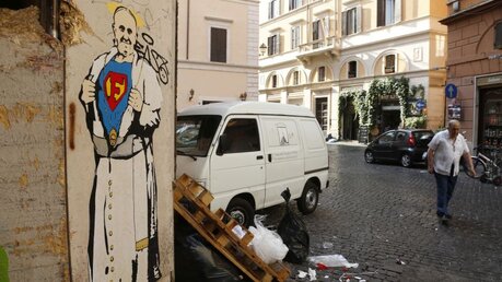 Graffito mit Papst Franziskus als Superman / © Romano Siciliani (KNA)