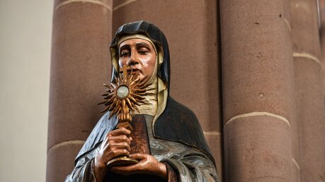 Statue der heiligen Klara von Assisi / © Harald Oppitz (KNA)