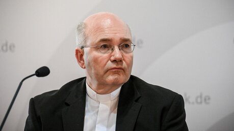 Bischof Helmut Dieser / © Harald Oppitz (KNA)