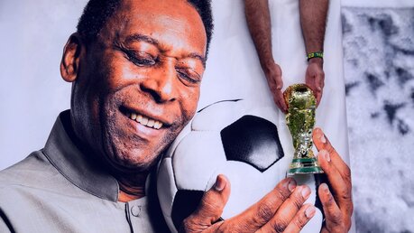 Brasiliens Fußball-Legende Pelé gestorben  / © Peter Byrne (dpa)