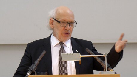 Godehard Brüntrup SJ ist ein deutscher Philosoph, Jesuit und USA-Experte. / © Pater Christof Wolf SJ