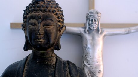 Vieles gemeinsam? Buddha und Jesus / © beachlane (shutterstock)