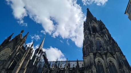 Der Kölner Dom von der Nordseite aus betrachtet (DR)