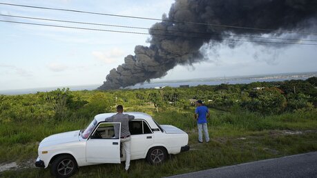 Explosionen in Treibstofflager in Kuba / © Ramon Espinosa (dpa)