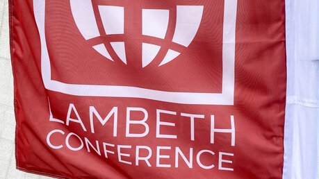 Banner der Lambeth-Konferenz / © Sabine Kleyboldt (KNA)