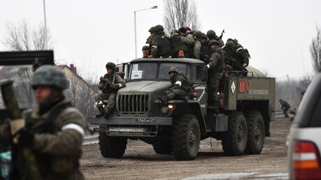 Russische Truppen in Armjansk / © Konstantin Mihalchevskiy/Sputnik (dpa)