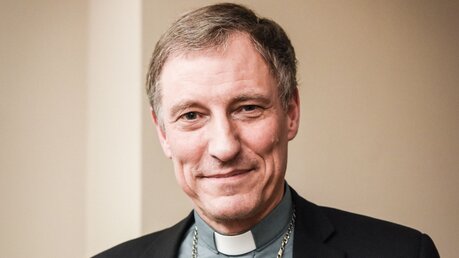 Zbignevs Stankevics, Erzbischof von Riga, am 13. März 2019 in Brüssel. / © Julia Steinbrecht (KNA)