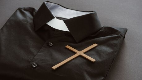 Collarhemd eines Priesters / © LightField Studios (shutterstock)