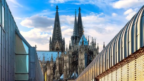 Blick auf den Kölner Dom / © SSKH-Pictures (shutterstock)