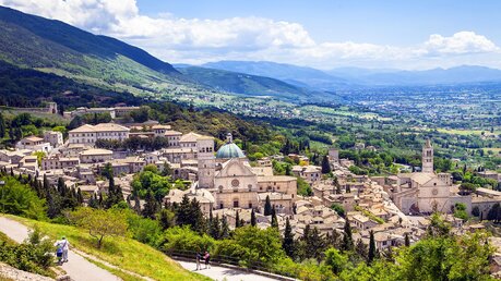 Blick auf Assisi / © leoks (shutterstock)