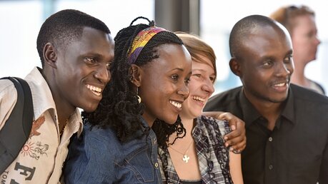 Junge Unternehmer aus Afrika  - Parteien setzen mehr auf Kooperation / © Harald Oppitz (KNA)