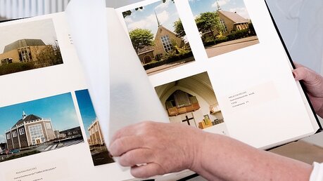 Kirchenkatalog in den Niederlanden  / © Patrick Post (KNA)