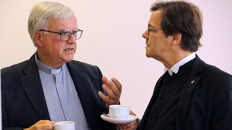 Erzbischof Koch und Bischof Dröge / © Wolfgang Kumm (dpa)