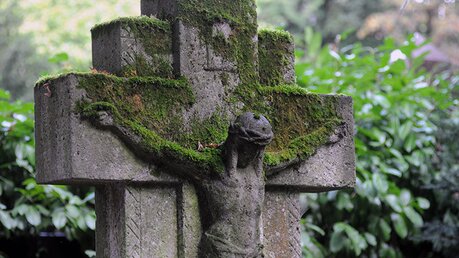 Kreuz auf dem Friedhof / © Beatrice Tomasetti (DR)