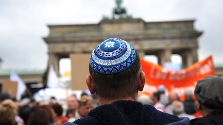 Kundgebung gegen Antisemitismus  / © Maja Hitij (dpa)