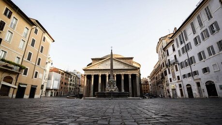 Menschenleere Piazza del Pantheon / © Cristian Gennari/Romano Siciliani (KNA)