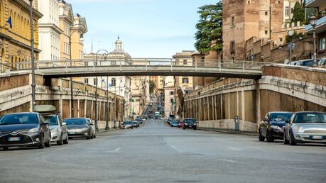 Menschenleere Straße in Rom / © Stefano Dal Pozzolo (KNA)