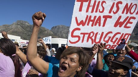 Demonstration zum Misstrauensvotum in Südafrika, August 2017 / © Halden Krog (dpa)