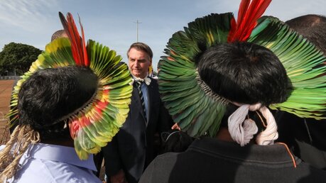 Präsident Bolsonaro trifft Indigene / © Marcos Correa/Agencia Brazil (dpa)