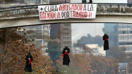 Protestaktion zum Missbrauchsskandal in Chile / © Francisco Castillo (dpa)