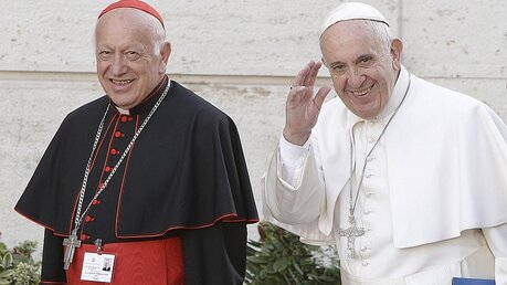 Kardinal Andrello aus Chile mit Papst Franziskus / © Giuseppe Lami (dpa)