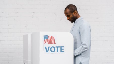 Stimmabgabe bei der US-Präsidentschaftswahl / © LightField Studios (shutterstock)