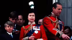 02.06.1973: K&ouml;nigin Elisabeth II., Prinz Philip (r), Herzog von Edinburgh, Prinz Andrew (2.v.l) und Prinz Edward (l) / &copy; Pa/PA Wire (dpa)