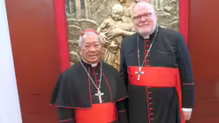Kardinal Reinhard Marx und Kardinal Pierre Van Nhon von Hanoi im Erzbischöflichen Haus von Hanoi  / © Kopp (DBK)