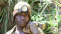 Arbeiter in Coltan-Mine (missio)