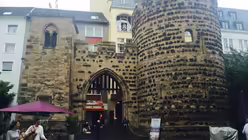 Ehemaliges Stadttor mit Resten der Stadtmauer - das Sternentor / &copy; Milena Furman (DR)